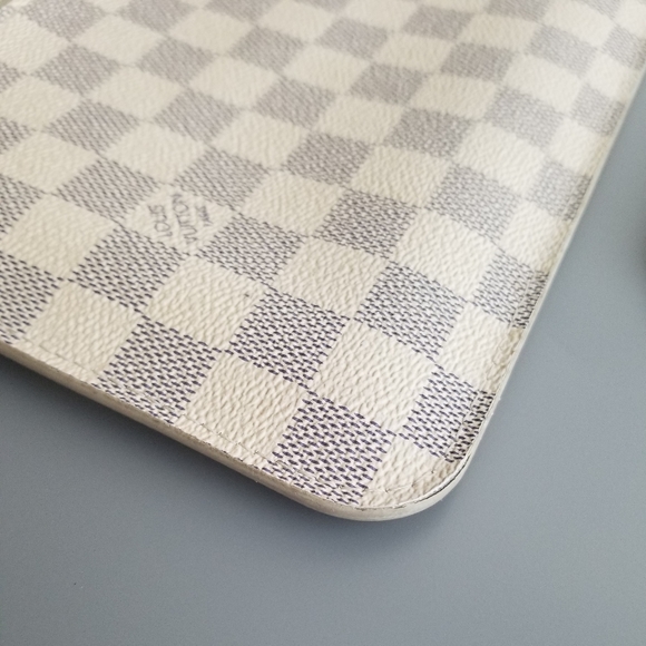 LOUIS VUITTON Neverfull Pouch GM Damier Print - Picture 4 of 16